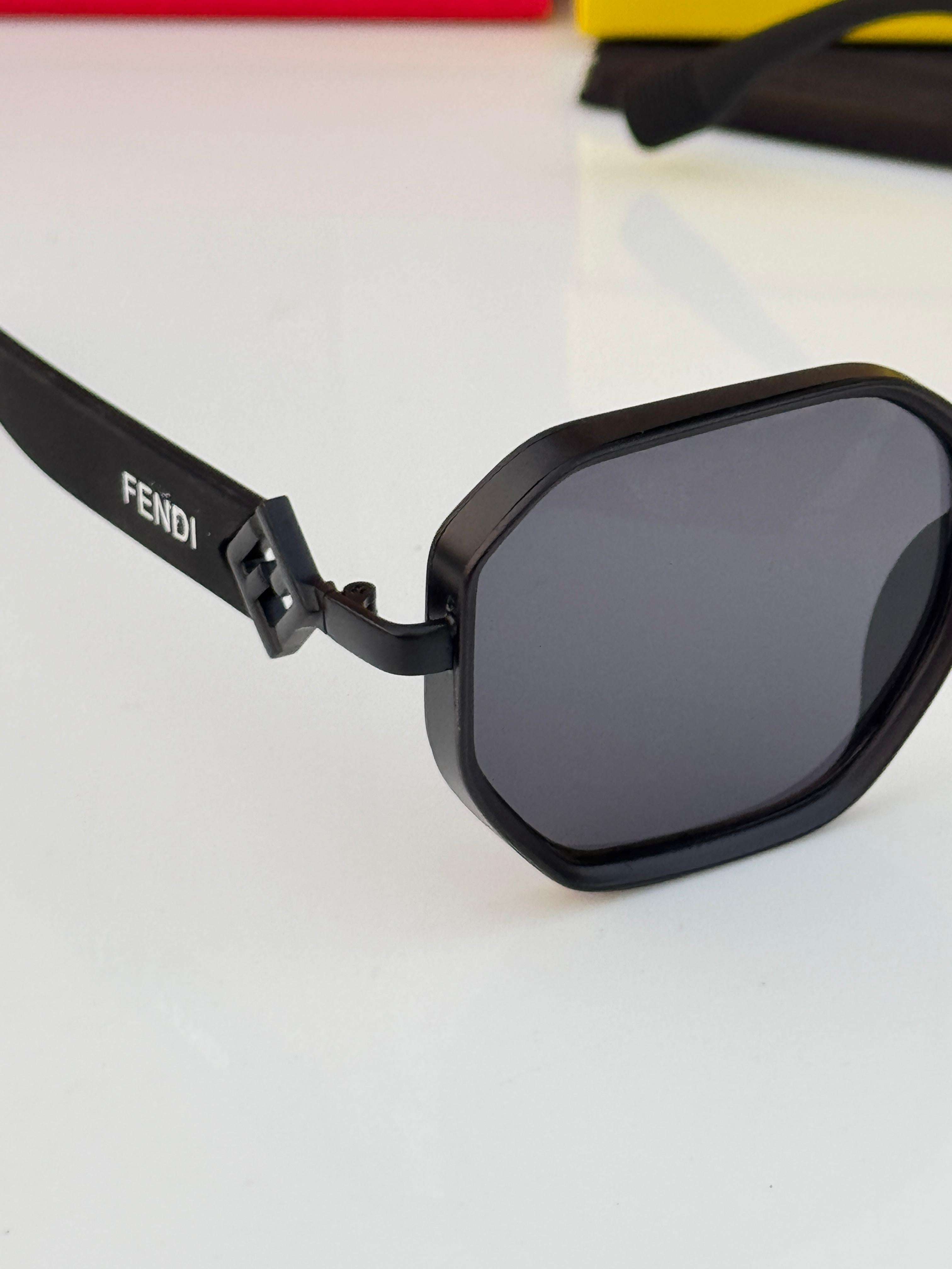 FEND_i 441 – Sunglasses