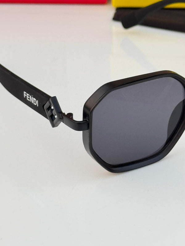 FEND_i 441 – Sunglasses