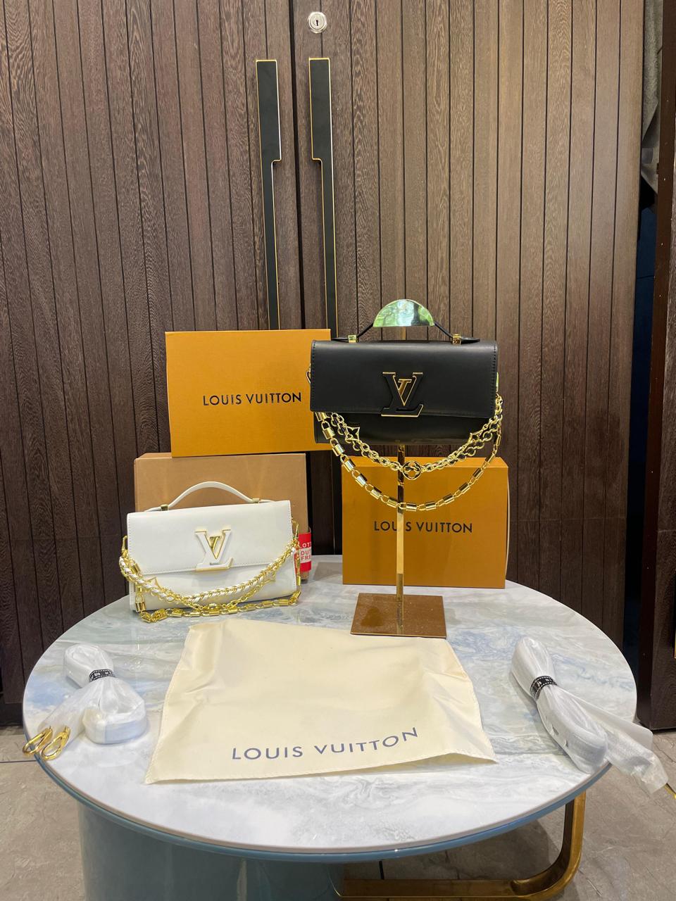 Loui_s Vuitton Wallet On Chain Capucines double box