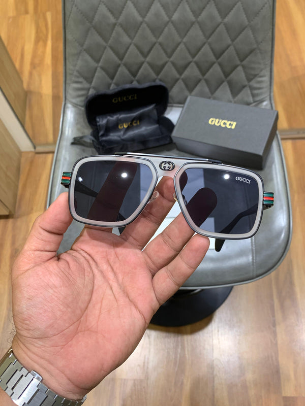 GUCC_i 1295 | White-Black Edition