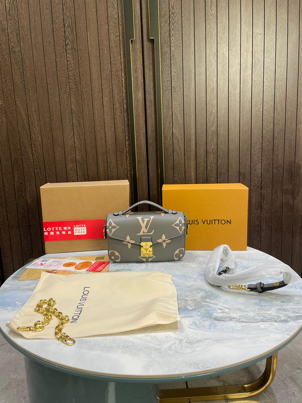 Loui_s Vuitton Metis Pochette East West | Timeless Luxury