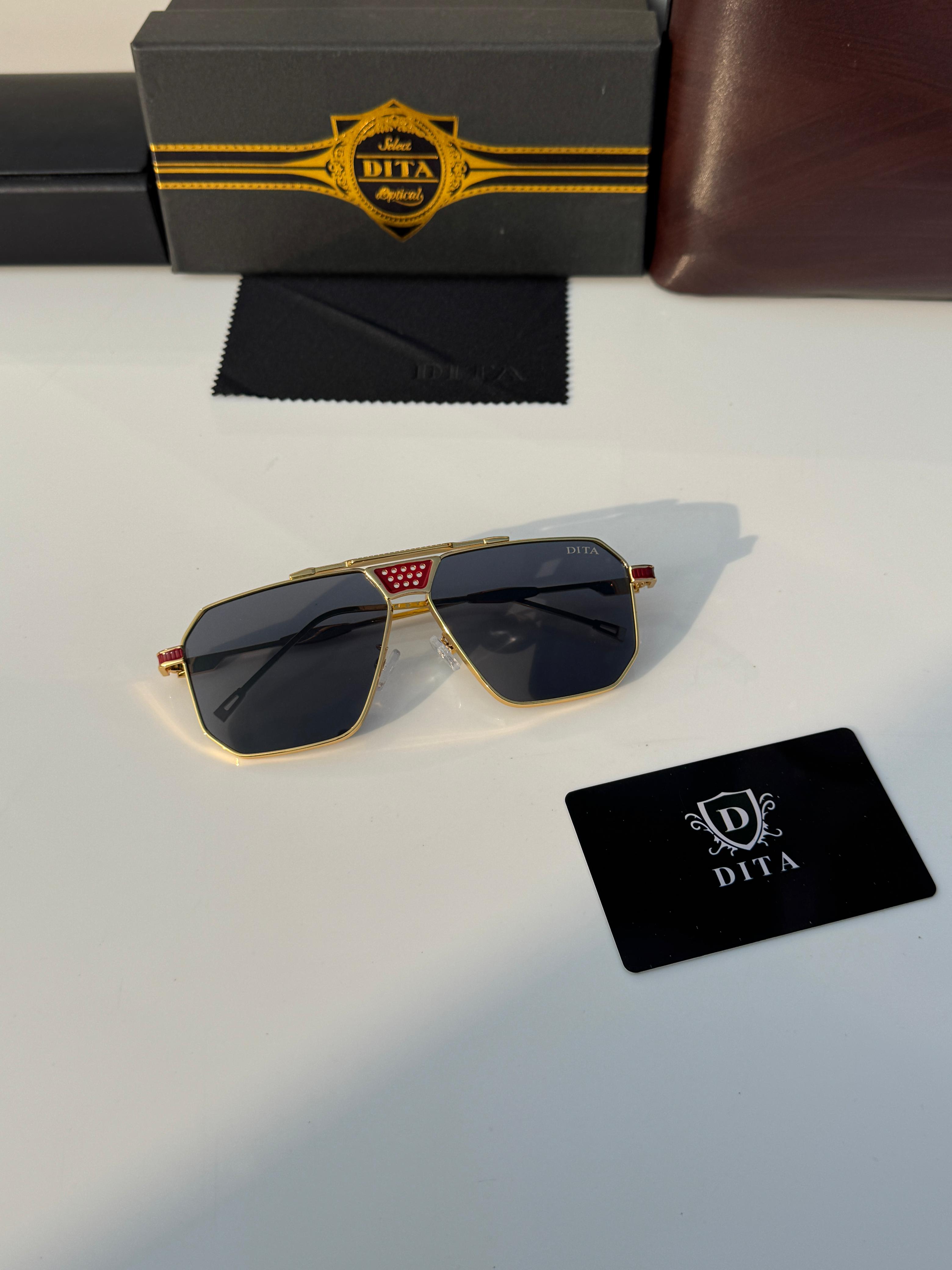 Dita 9090 – Gold Black