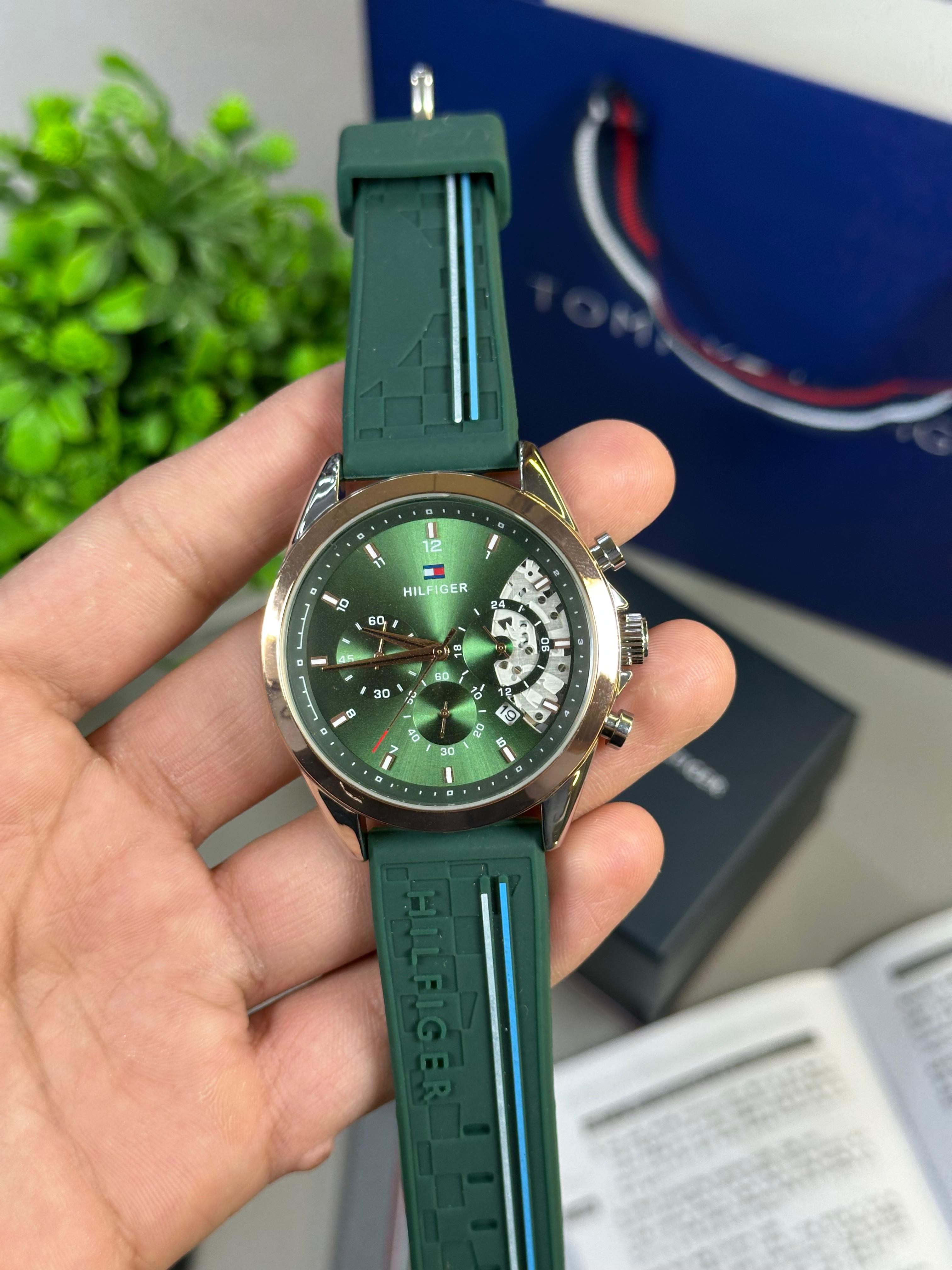 Tomm_Y Hilfigher Baker – Men’s Chronograph Watch