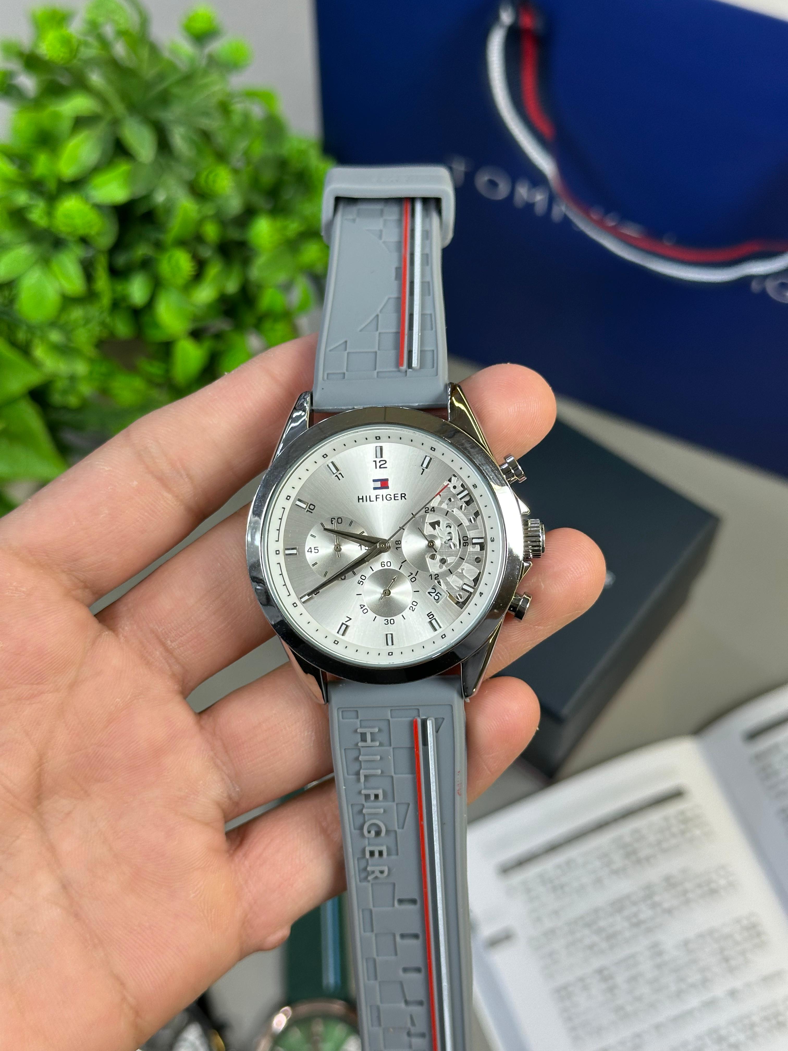 Tomm_Y Hilfigher Baker – Men’s Chronograph Watch