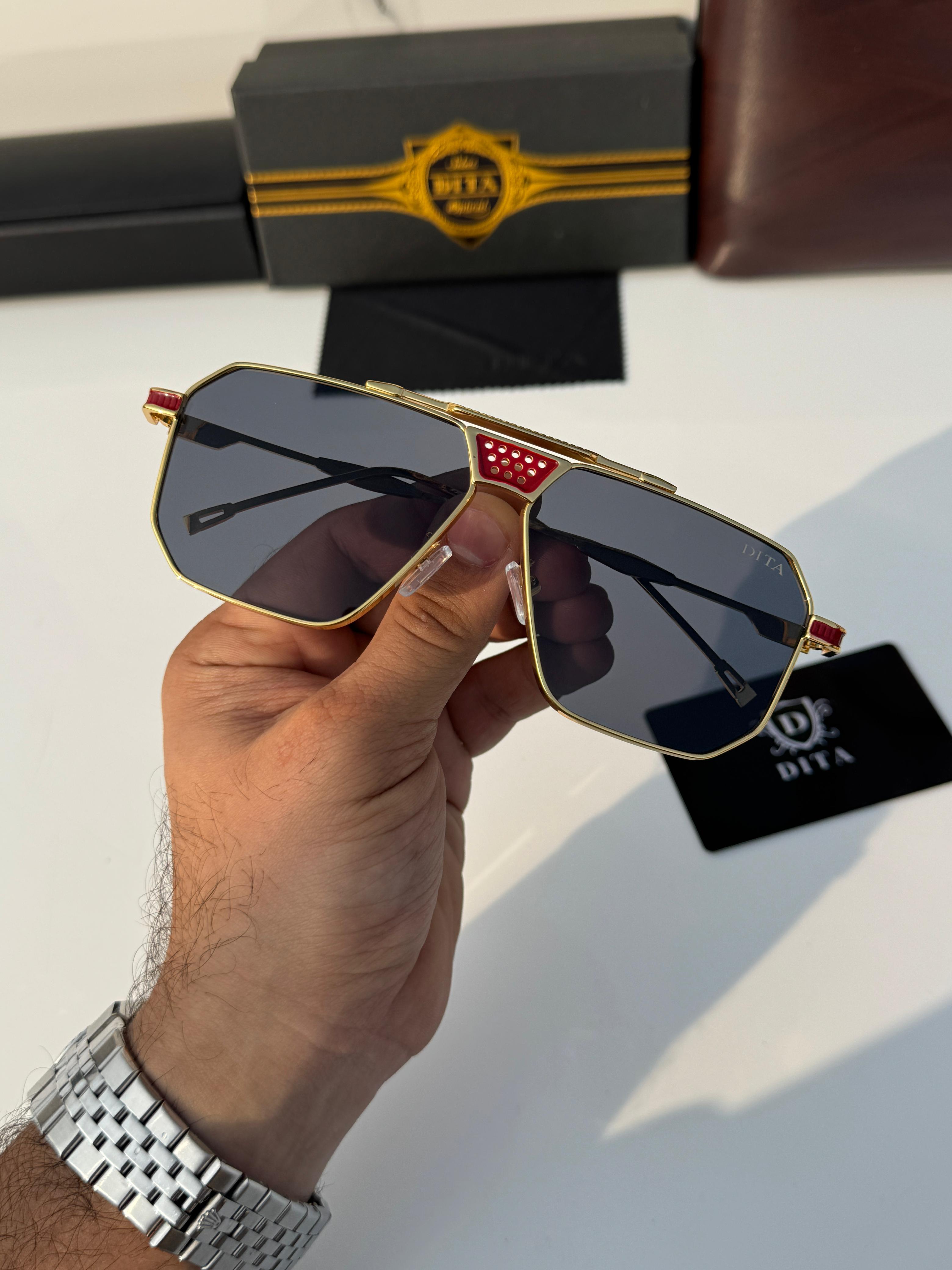 Dita 9090 – Gold Black