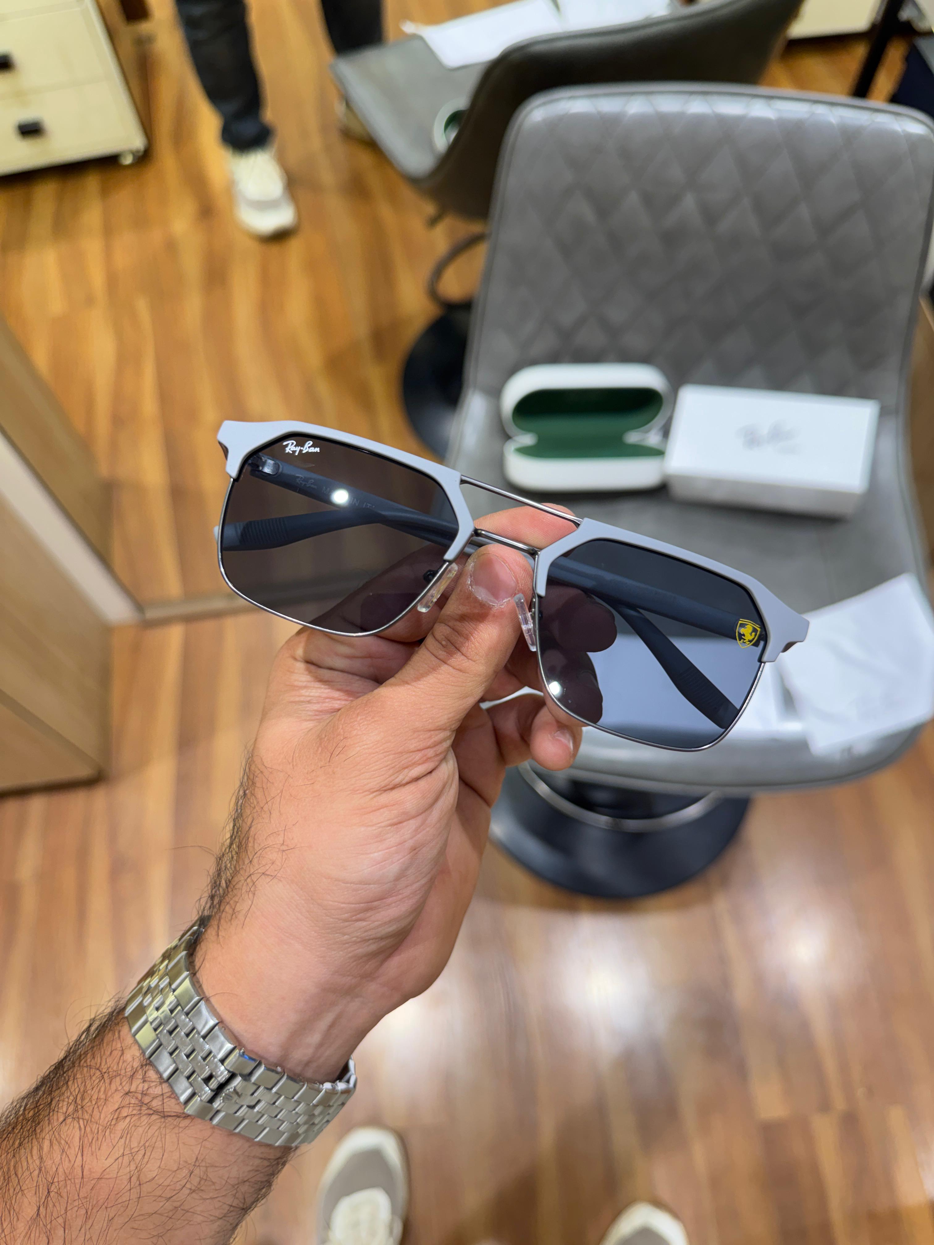 Ray-Ban Ferrari 04 – Grey & Black