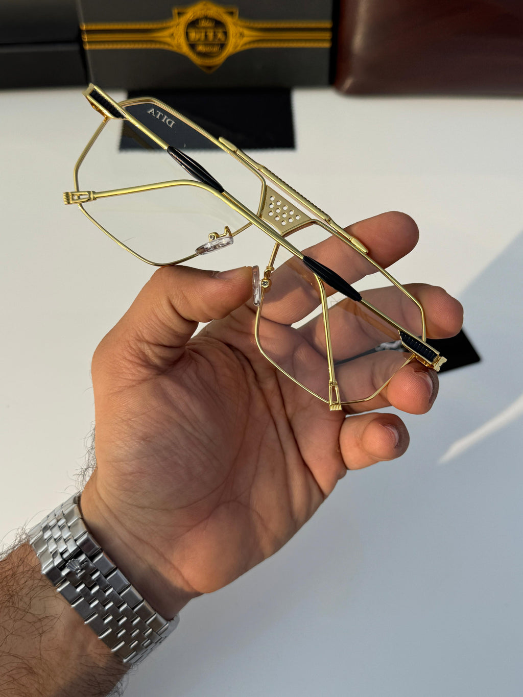 DITA 9090 – Gold (Plano)