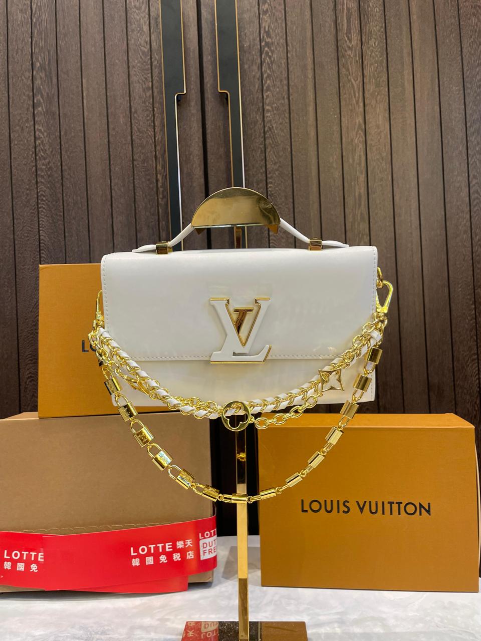 Loui_s Vuitton Wallet On Chain Capucines double box