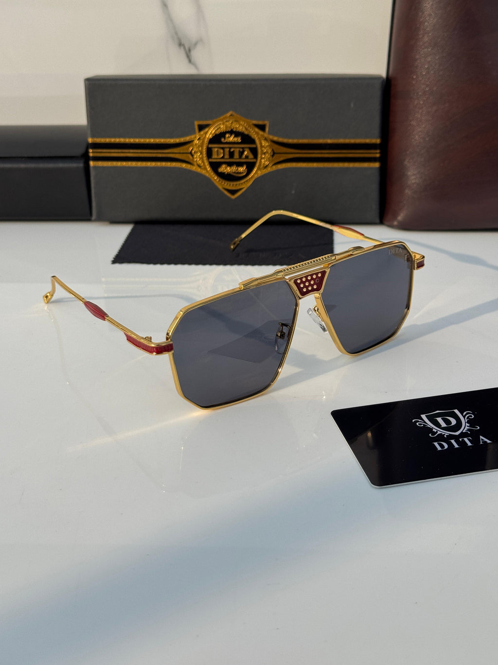 Dita 9090 – Gold Black