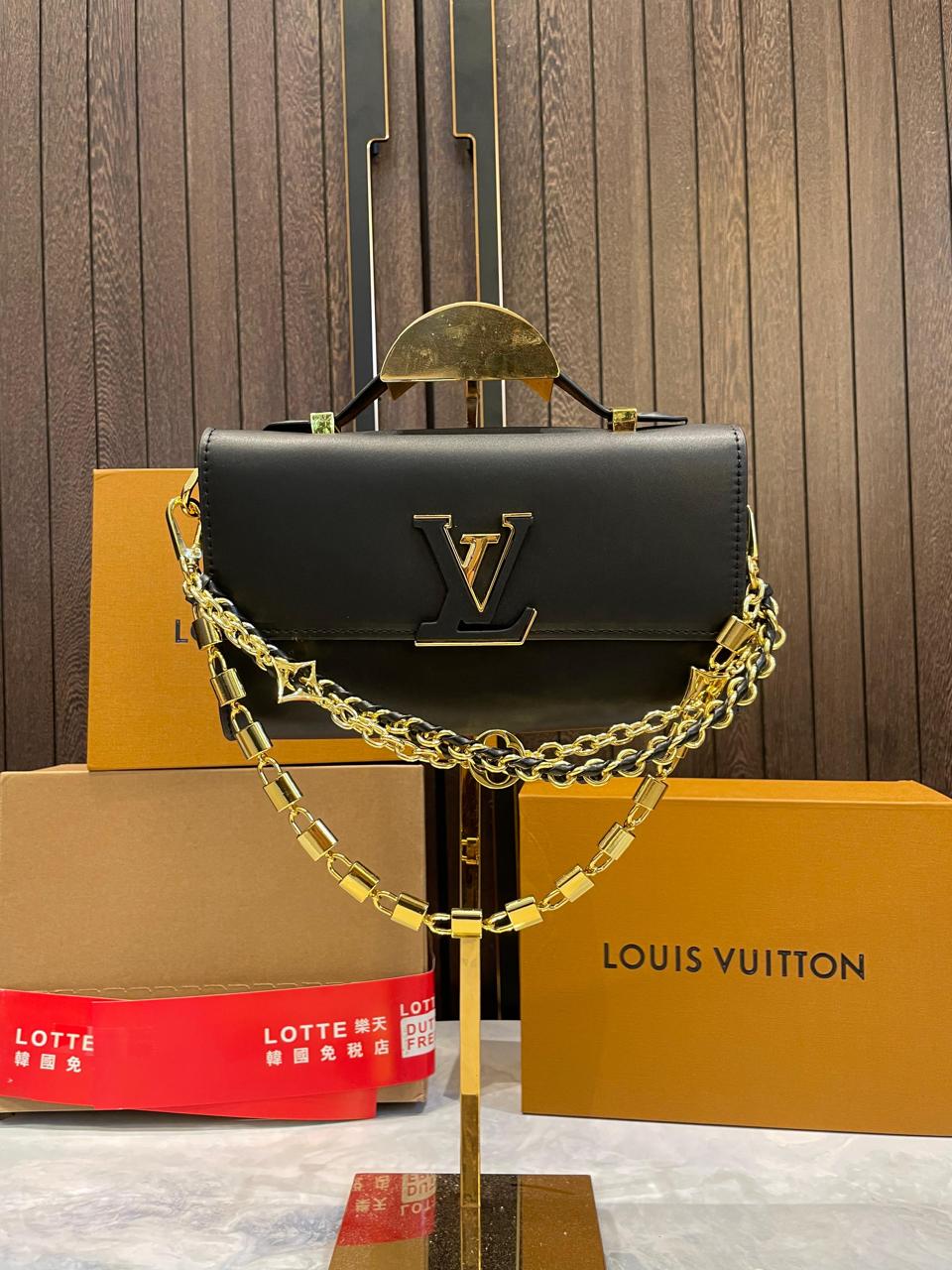 Loui_s Vuitton Wallet On Chain Capucines double box