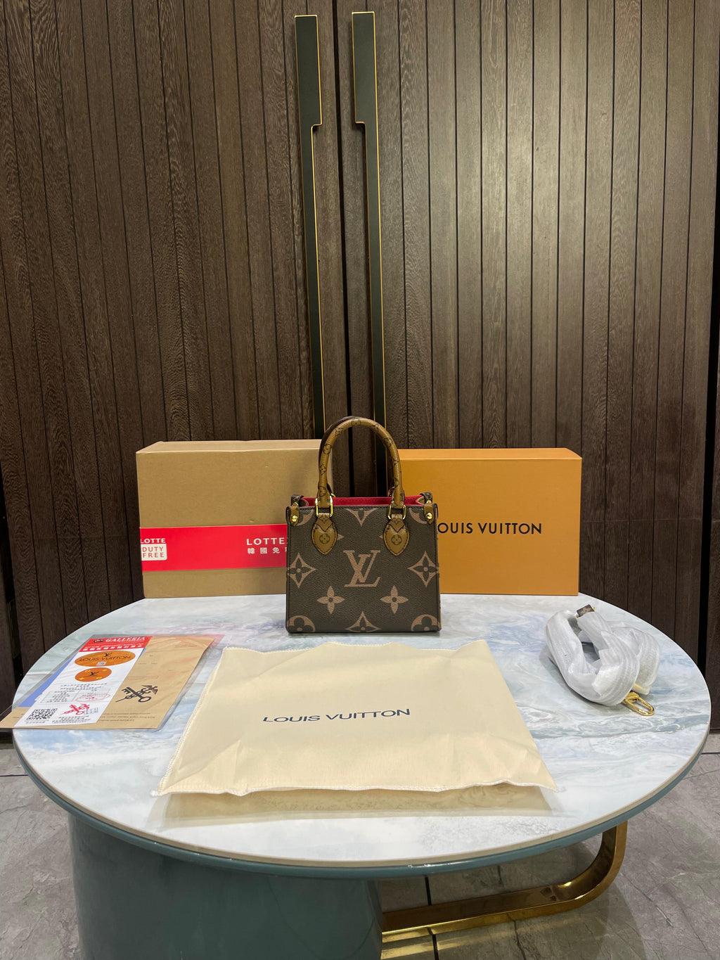 Loui_s Vuitton onthego BB mini size with double box